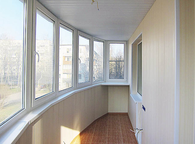 Замена холодного остекления на балконе на теплое Смоленск
