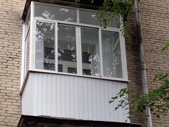 Остекление балкона в сталинке - сталинском доме Смоленск