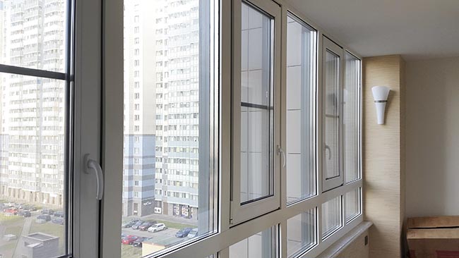 Металлопластиковое остекление балконов Смоленск