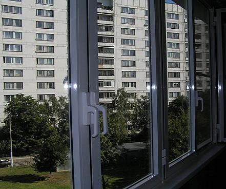 установка пластиковых окон на балконе Смоленск